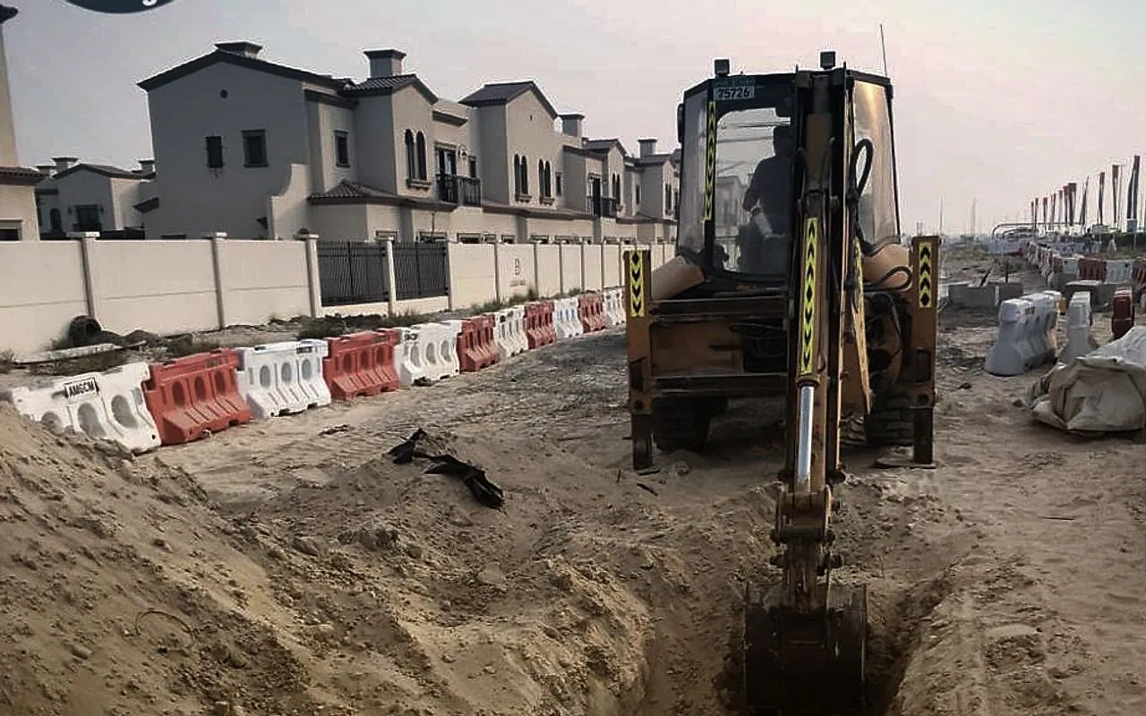 Sheikh Zayed Bin Sultan Street extension — services and piling works